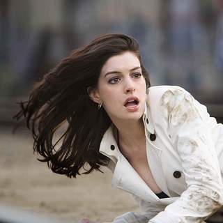 Anne Hathaway stars as Agent 99 in Warner Bros Pictures' Get Smart (2008). Photo by Tracy Bennett.