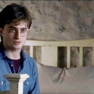 Daniel Radcliffe stars as Harry Potter in Warner Bros. Pictures' Harry Potter and the Deathly Hallows: Part I (2010)