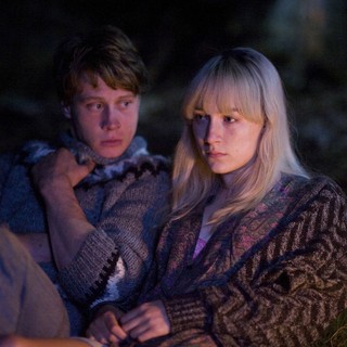 George MacKay stars as Edmond and Saoirse Ronan stars as Daisy in Magnolia Pictures' How I Live Now (2013)
