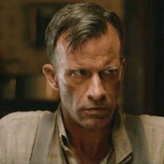 Thomas Jane stars as Wilfred James in Netflix's 1922 (2017)