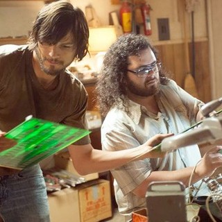 Ashton Kutcher stars as Steve Jobs and Josh Gad stars as Steve Wozniak in Open Road Films' jOBS (2013)