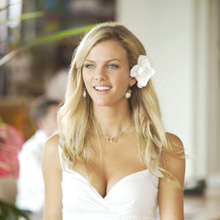 Brooklyn Decker stars as Palmer in Columbia Pictures' Just Go with It (2011) - just_go_with_it05