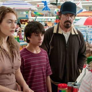 Kate Winslet, Gattlin Griffith and Josh Brolin in Paramount Pictures' Labor Day (2014)