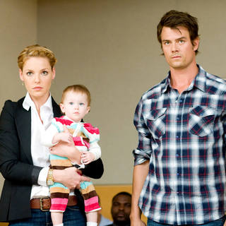 Katherine Heigl stars as Holly Berenson and Josh Duhamel stars as Eric Messer in Warner Bros. Pictures' Life as We Know It (2010)