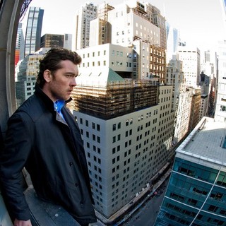 Man on a Ledge Picture 3