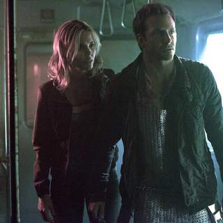 Maya (Leslie Bibb) and Leon (Bradley Cooper) in THE MIDNIGHT MEAT TRAIN. Photo credit: Saeed Adyani.