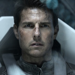 Tom Cruise stars as Jack Harper in Universal Pictures' Oblivion (2013)