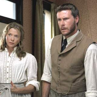 Annette Bening and Dean McDermott in Buena Vista Pictures' Open Range (2003)