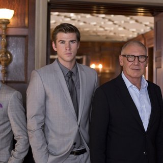 Gary Oldman, Liam Hemsworth and Harrison Ford in Relativity Media's Paranoia (2013)