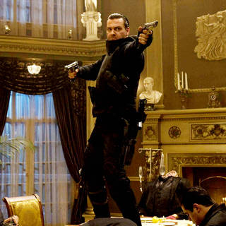 Ray Stevenson stars as Frank Castle / The Punisher in Lions Gate Films' Punisher: War Zone (2008). Photo credit by Takashi Seida.