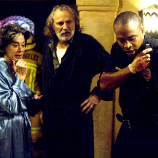 Elaine Kagan, Rade Serbedzija and Columbus Short in Screen Gems' Quarantine (2008)