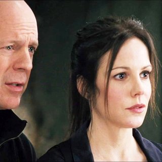 Bruce Willis stars as Frank Moses and Mary-Louise Parker stars as Sarah in Summit Entertainment's Red (2010)