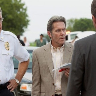 Gary Grubbs stars as Police Chief Gerrard and Gary Cole in TNT's Ricochet (2011)