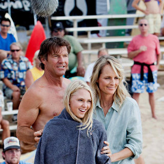 Dennis Quaid, AnnaSophia Robb and Helen Hunt in TriStar Pictures' Soul Surfer (2011)