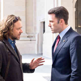 Russell Crowe stars as Cal McCaffrey and Ben Affleck stars as Stephen Collins in Universal Pictures' State of Play (2009)