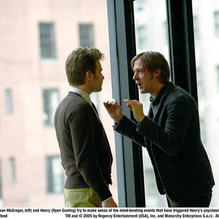 Sam Foster, a psychiatrist and Henry Lethem, his patient in Stay (2005)