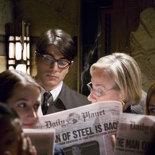 BRANDON ROUTH stars as Clark Kent/Superman in a scene from Warner Bros Pictures' Superman Returns (2006)