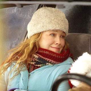 Catherine O'Hara as Christine Valco in Columbia Pictures' Surviving Christmas (2004)