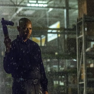 Denzel Washington stars as Robert McCall in Columbia Pictures' The Equalizer (2014)