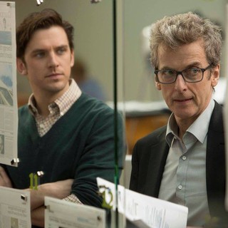 Dan Stevens stars as Ian Katz and Peter Capaldi stars as Alan Rusbridger in Walt Disney Pictures' The Fifth Estate (2013)