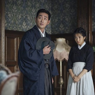 Ha Jung Woo stars as Count Fujiwara and Kim Tae Ri stars as Sook-Hee in Amazon Studios' The Handmaiden (2016)
