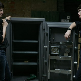 Angelica Lee stars as Julie and Kim Hye Soo stars as Pepsi in Well Go USA's The Thieves (2012)