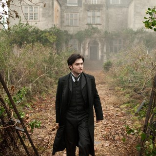 The Woman in Black Picture 9