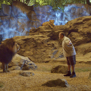 Kevin James stars as Griffin Keyes in Columbia Pictures' Zookeeper (2011). Photo credit by: Tracy Bennett.