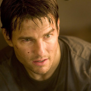 Tom Cruise as Ray Ferrier in Paramount Pictures' War of the World (2005)
