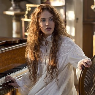 Jessica Brown Findlay stars as Beverly Penn in Warner Bros. Pictures' Winter's Tale (2014)