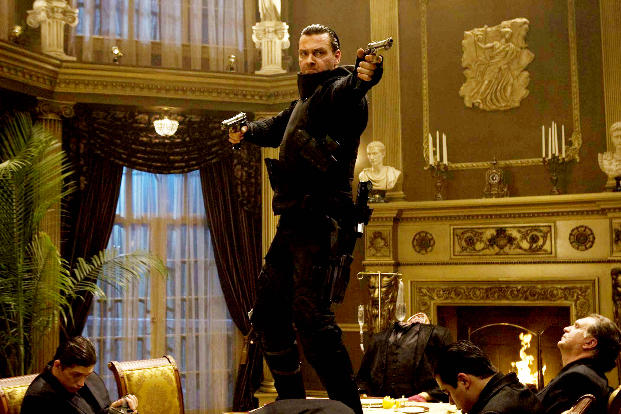 http://www.aceshowbiz.com/images/still/punisher_war_zone16.jpg