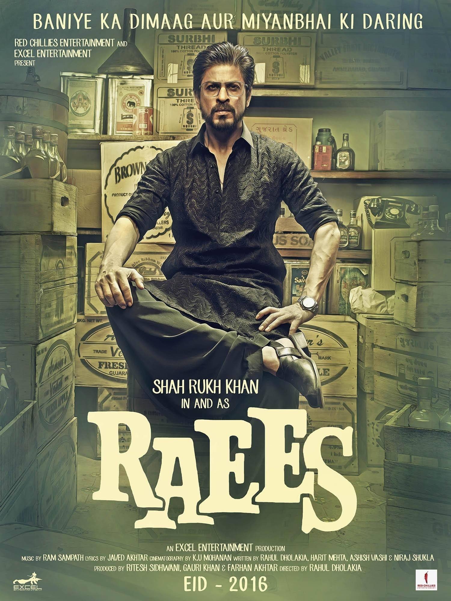 Poster of Red Chillies Entertainment's Raees (2017)
