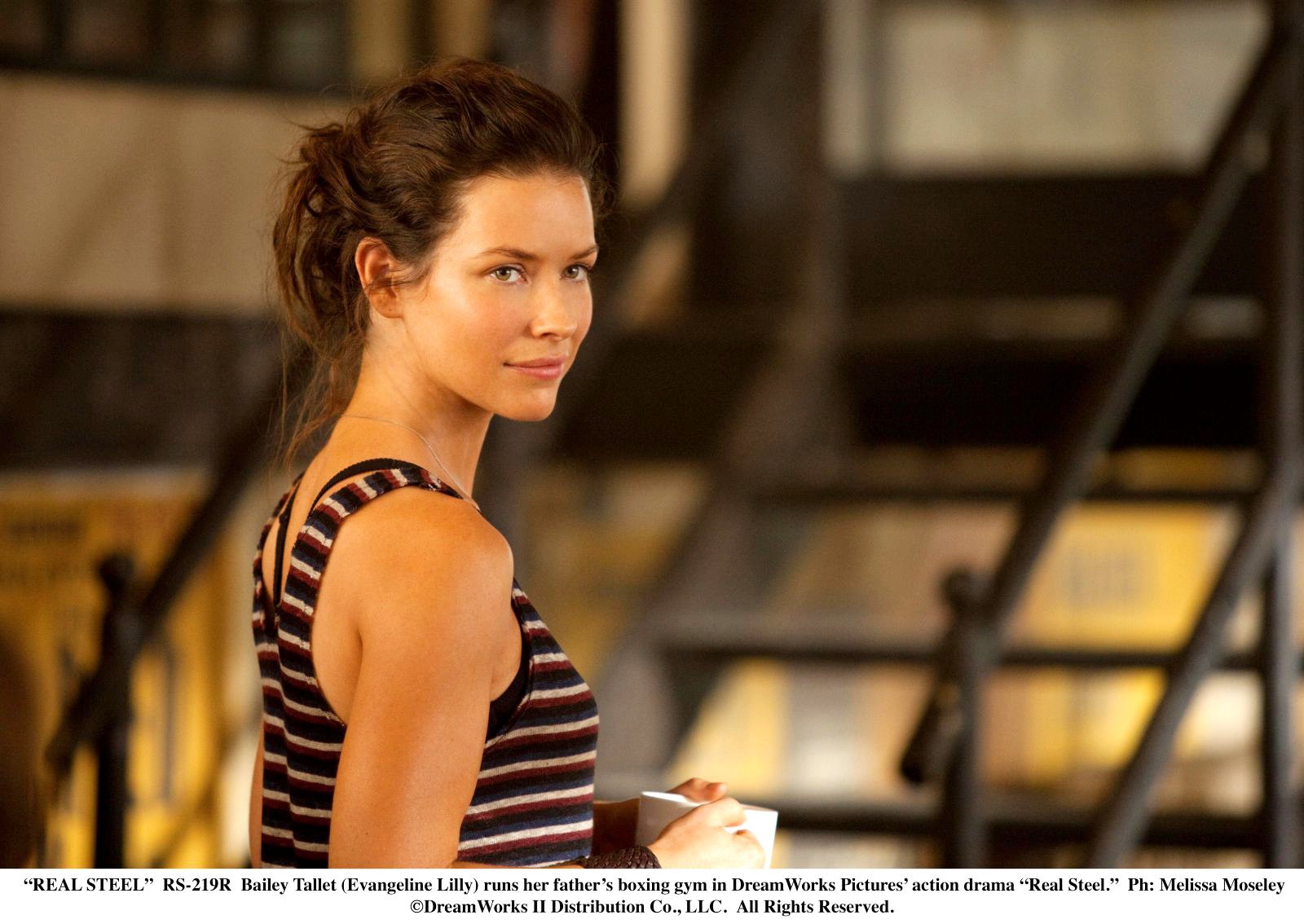 Evangeline Lilly stars as Bailey Tallet in Walt Disney Pictures' Real Steel (2011). Photo credit by Melissa Moseley.