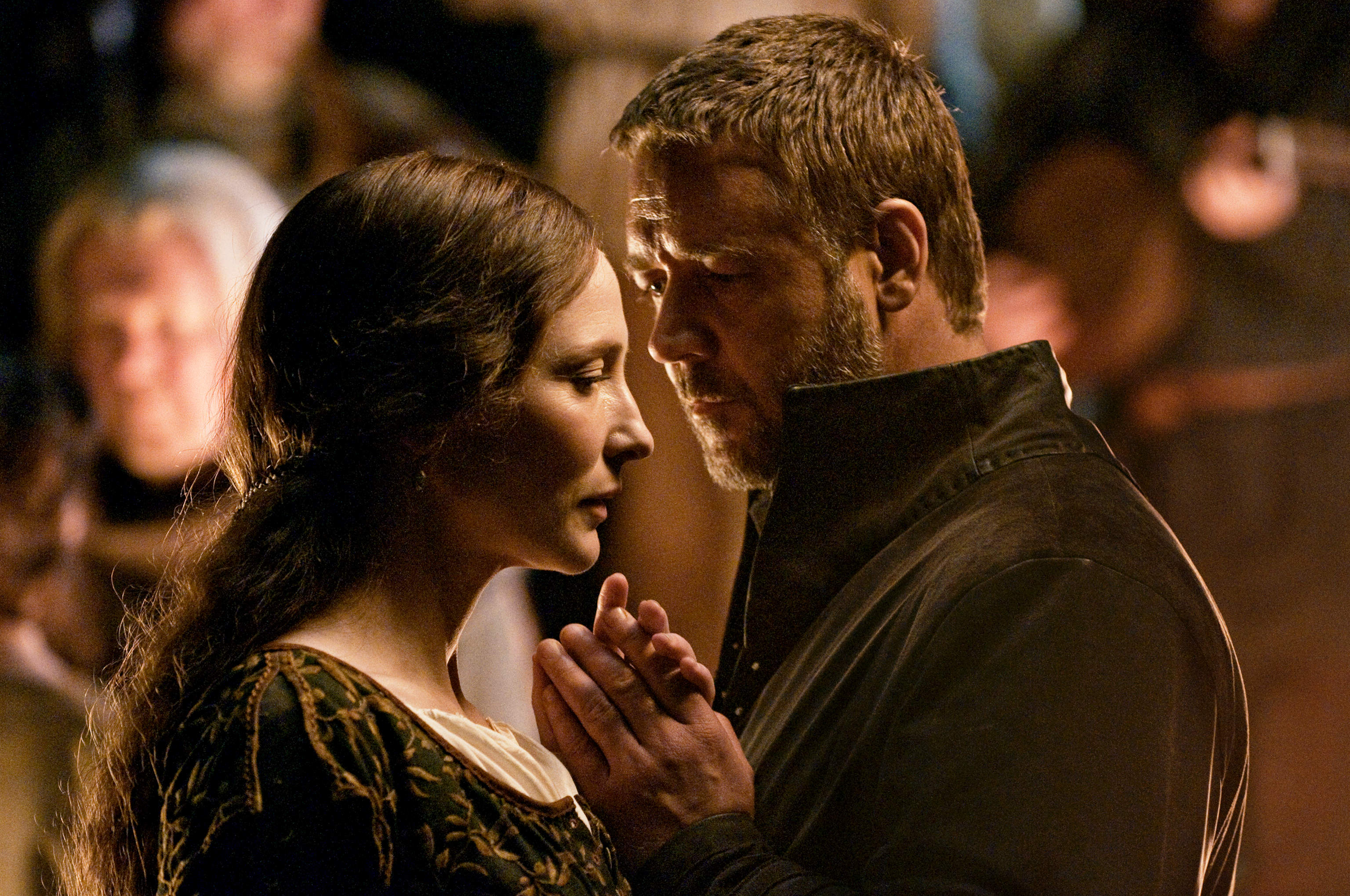 Cate Blanchett stars as Maid Marian and Russell Crowe stars as Robin Hood in Universal Pictures' Robin Hood (2010)