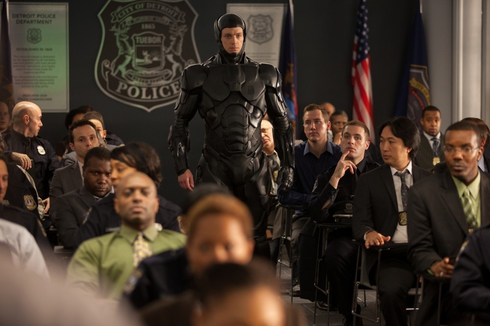 Joel Kinnaman stars as Alex Murphy/RoboCop in Columbia Pictures' RoboCop (2014)
