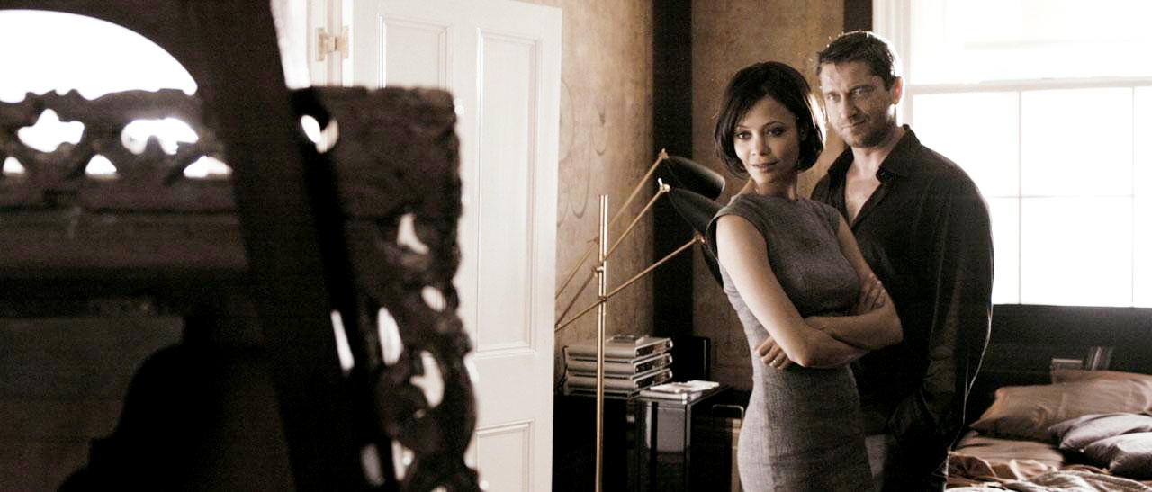 Thandie Newton stars as Stella and Gerard Butler stars as One Two in Warner Bros Pictures' RocknRolla (2008)