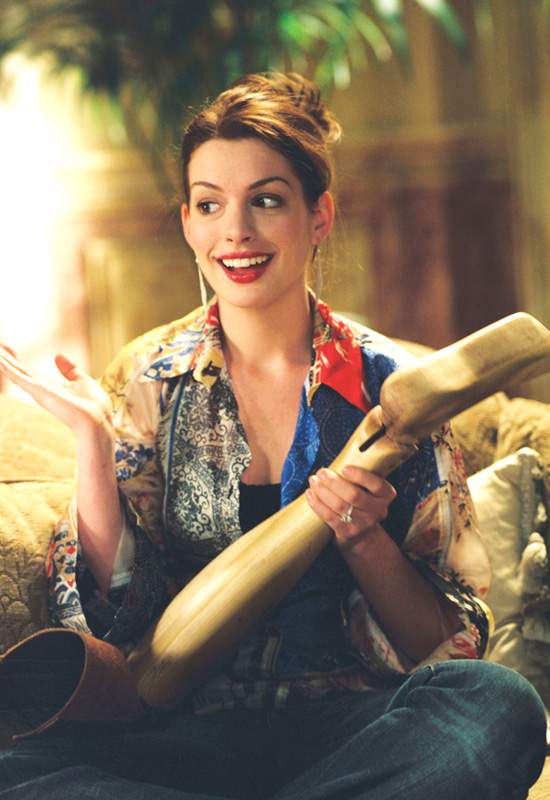 Anne Hathaway as Mia Thermopolis in Walt Disney Pictures' Princess Diaries 2: Royal Engagement (2004)