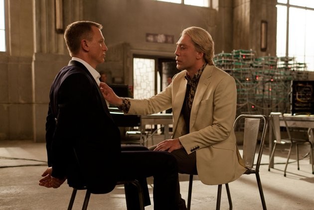 Daniel Craig stars as James Bond and Javier Bardem stars as Silva in Columbia Pictures' Skyfall (2012)