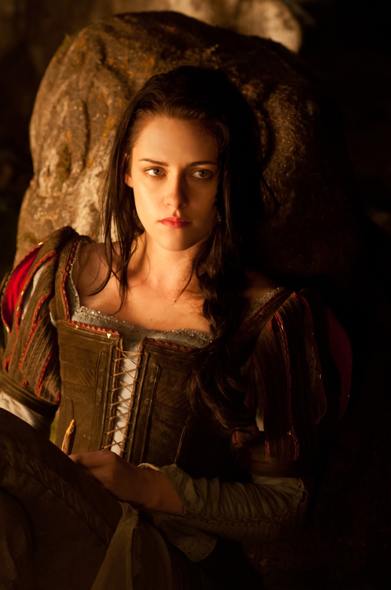 Kristen Stewart stars as Snow White in Universal Pictures' Snow White and the Huntsman (2012)