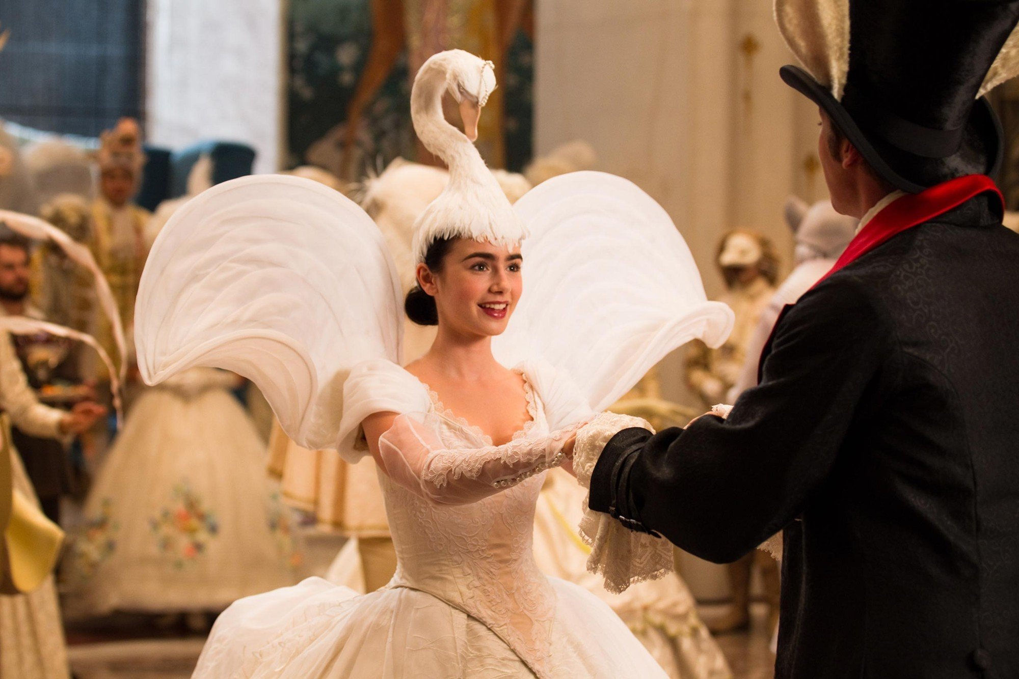 Lily Collins Is Playful Snow White in First 'Mirror Mirror' Trailer