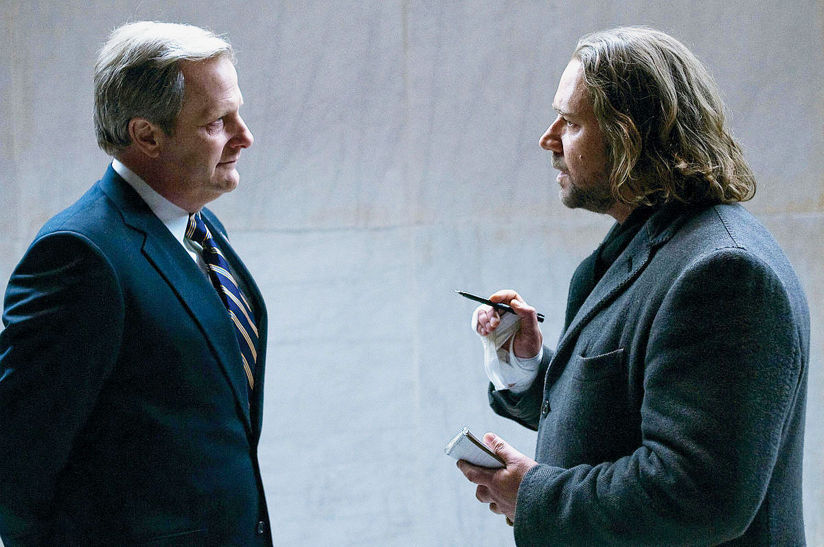 Jeff Daniels stars as George Fergus and Russell Crowe stars as Cal McCaffrey in Universal Pictures' State of Play (2009)