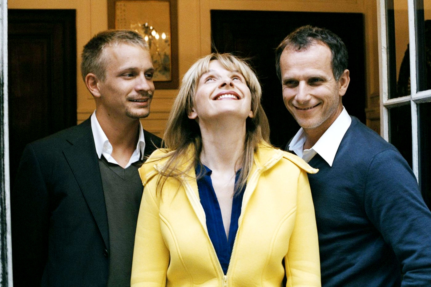 Jeremie Renier, Juliette Binoche and Charles Berling in IFC Films' Summer Hours (2009). Photo credit by Jeannick Gravelines.