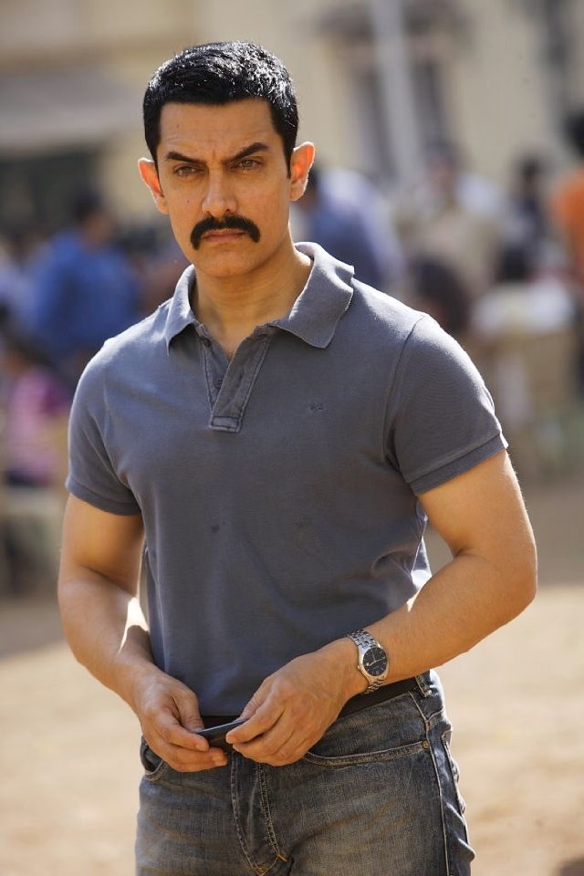 Aamir Khan stars as Surjan Singh Sekhawat in Reliance Big Pictures' Talaash (2012)