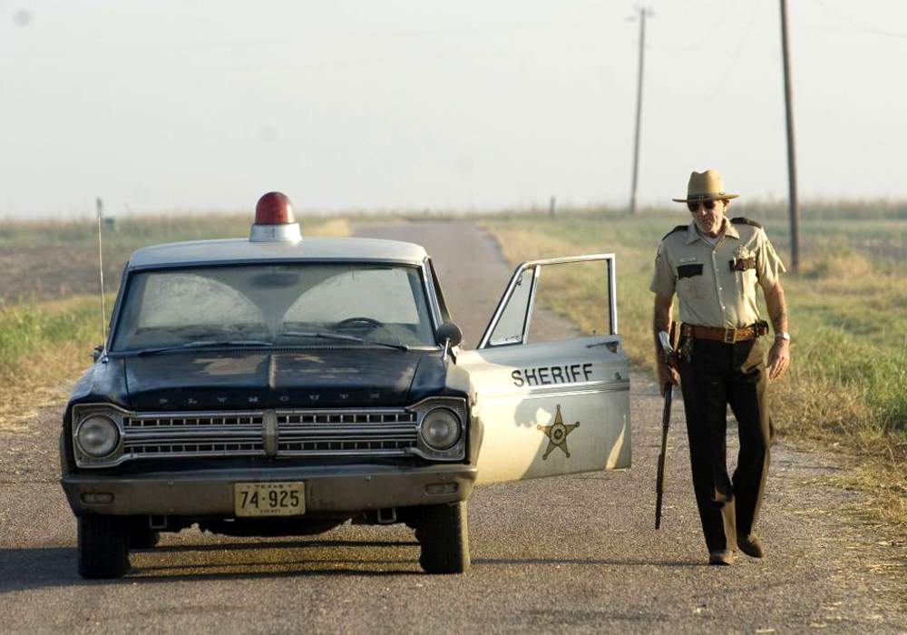 R. Lee Ermey as Sheriff Hoyt in New Line Cinema's The Texas Chainsaw Massacre: The Beginning (2006)