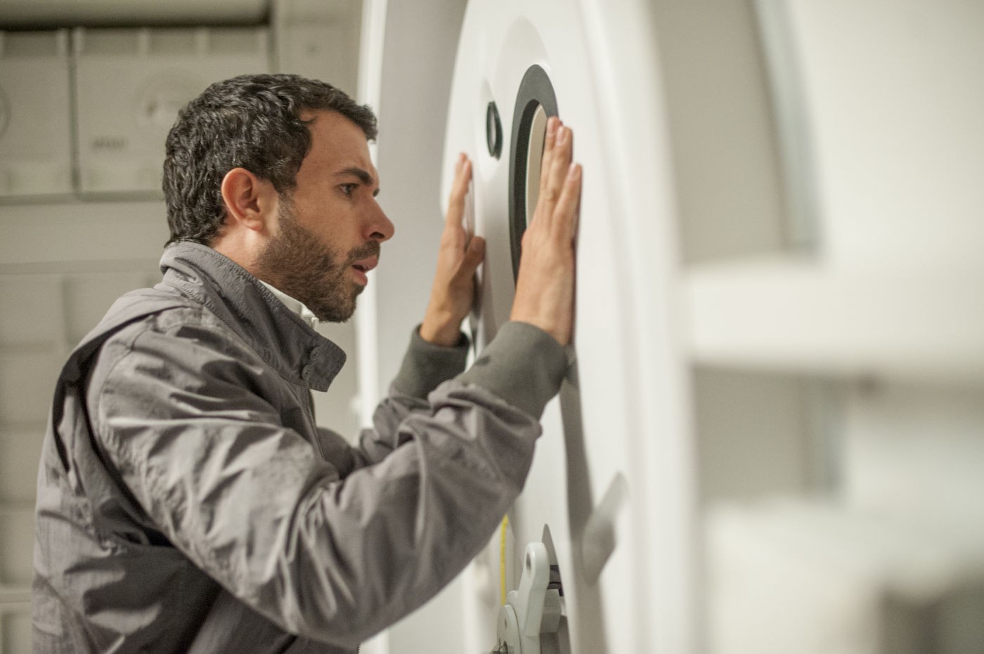Tom Cullen stars as Richard Harrington in Magnolia Pictures' The Last Days on Mars (2013)