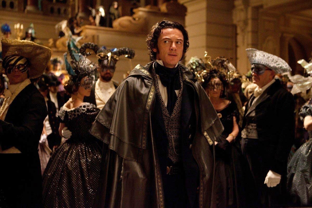 Luke Evans stars as Detective Emmett Fields in Relativity Media's The Raven (2012)