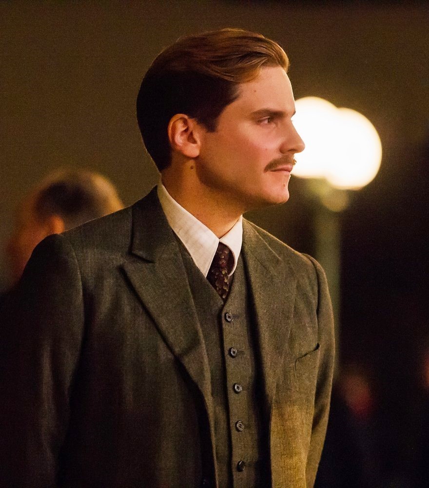 Daniel Bruhl stars as Lutz Heck in Focus Features' The Zookeeper's Wife (2017)