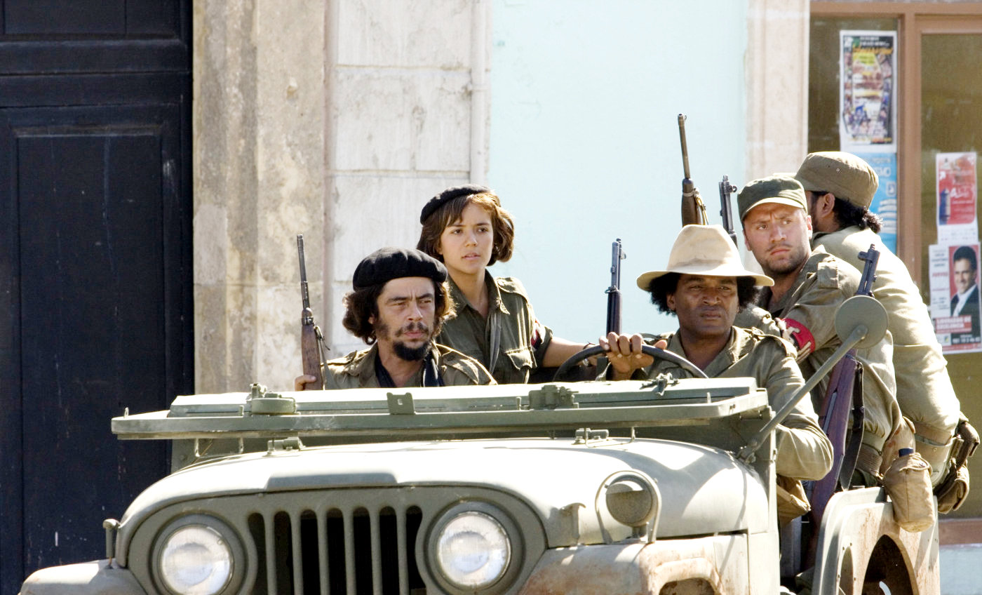 Benicio Del Toro stars as Che and Catalina Sandino Moreno stars as Aleida Guevara in IFC Films' The Argentine (2008)