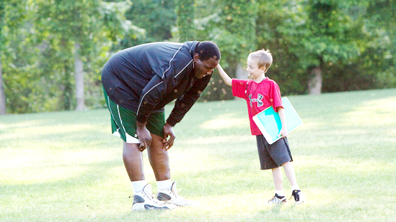 Quinton Aaron stars as Michael Oher and Jae Head stars as S.J. in The 20th Century Fox's The Blind Side (2009)