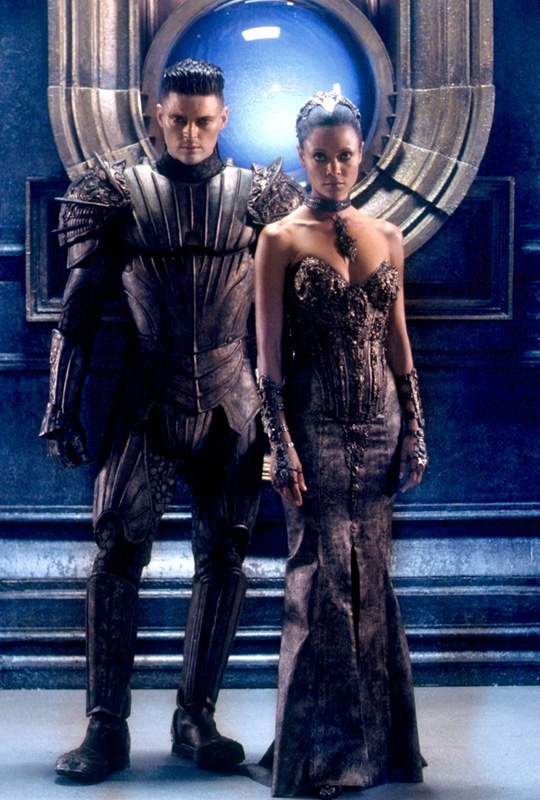 Karl Urban and Thandie Newton in Universal Pictures' The Chronicles of Riddick (2004)